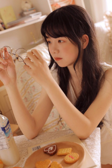 上官婉儿的乳液狂飙的视频